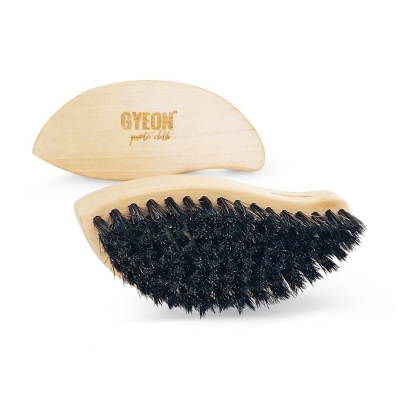 Q2M LeatherBrush - щетка для кожи из натурального конского волоса, Gyeon