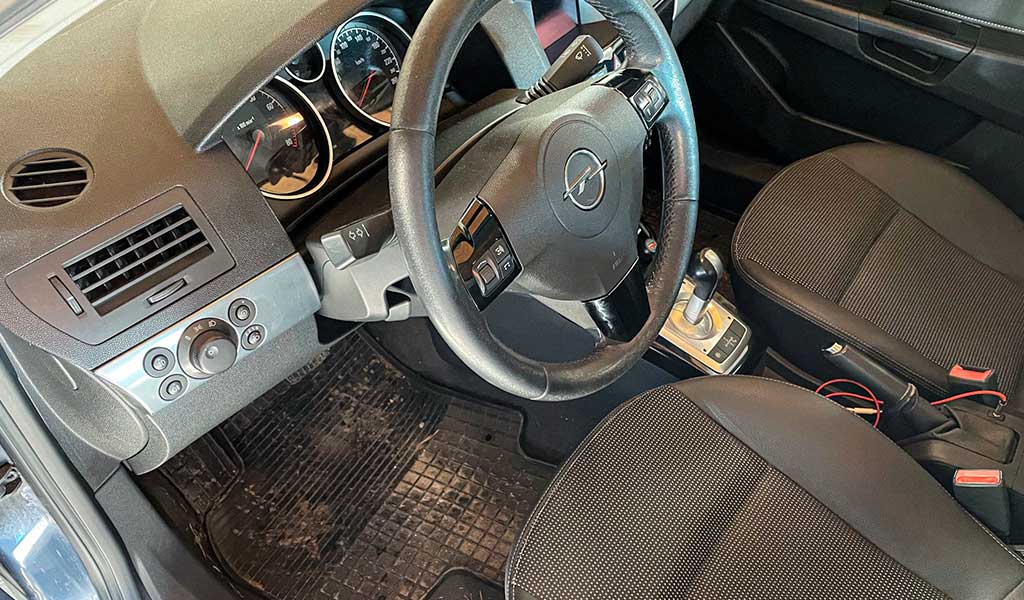 004-samostoyatelnyy-ukhod-za-avto-s-naborom-interior-box-ot-smart-open.jpg